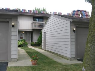 166 Webster Pl, Vernon Hills, IL 60061