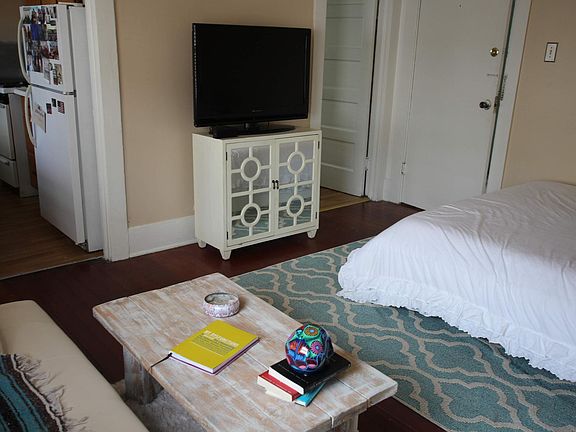 3rd image of 50 Breeze Ave APT 4