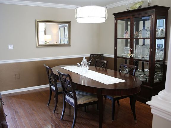 4th image of 18 Rosewood Ct