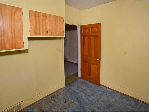 4th image of 123 Alexander Ave