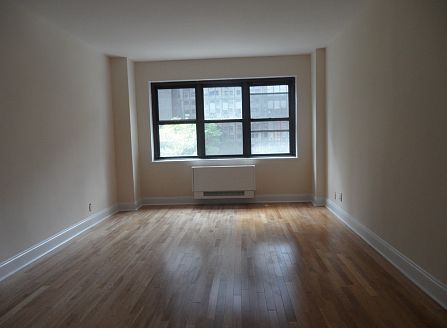 2nd image of 301 E 47th St APT 07H