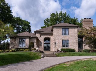 1340 New Love Ln, Rochester Hills, MI 48309