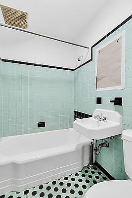 4th image of 130 W 11th St #1A