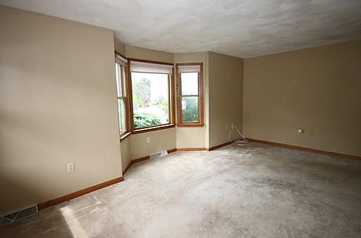 3rd image of 18 Evergreen Cir #18