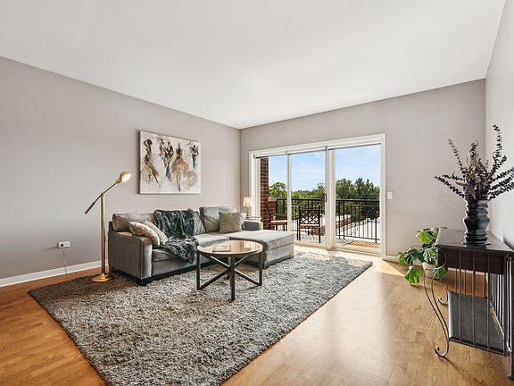 3rd image of 5858 N Broadway Ave #604