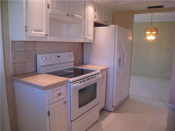 4th image of 142 Ocean Ct
