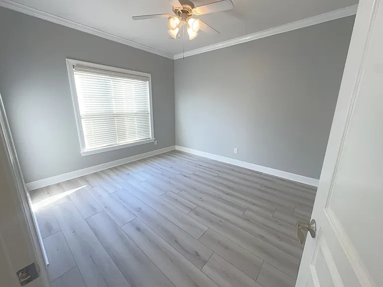 3650 Victoria Dr — Photo 22