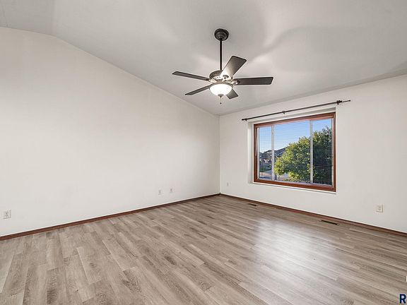 3rd image of 7909 W Wilson Dr