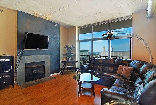 2nd image of 700 N Larrabee St APT 1804