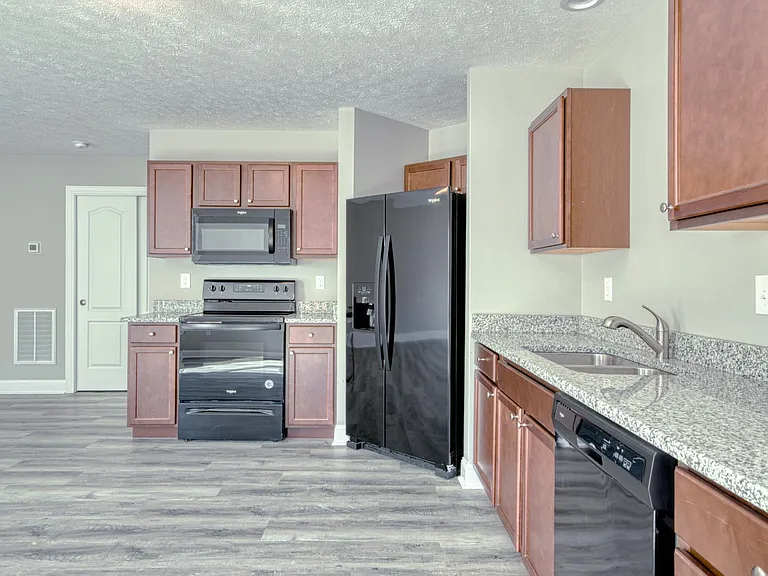 1210 Providence Blvd — Photo 13