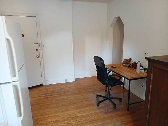 4th image of 605 W Hoover Ave #3-48103