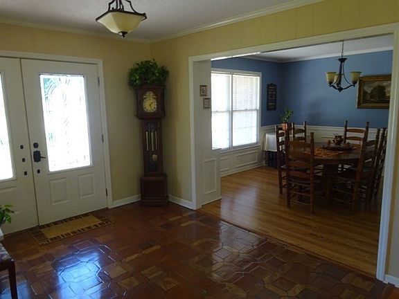 4th image of 139 N Cedar Dr