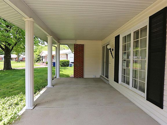 3rd image of 12960 Whitecliff Ct