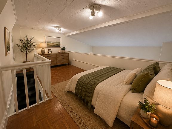 2nd image of 2 Symphony Rd APT 2