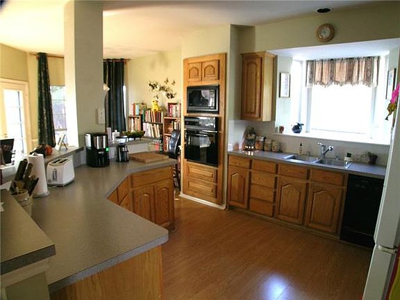 5th image of 1212 Sam Dennis Dr