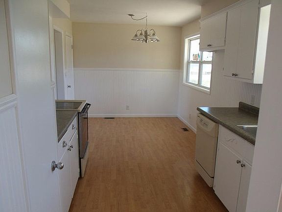 5th image of 4981 N Shore Dr NE