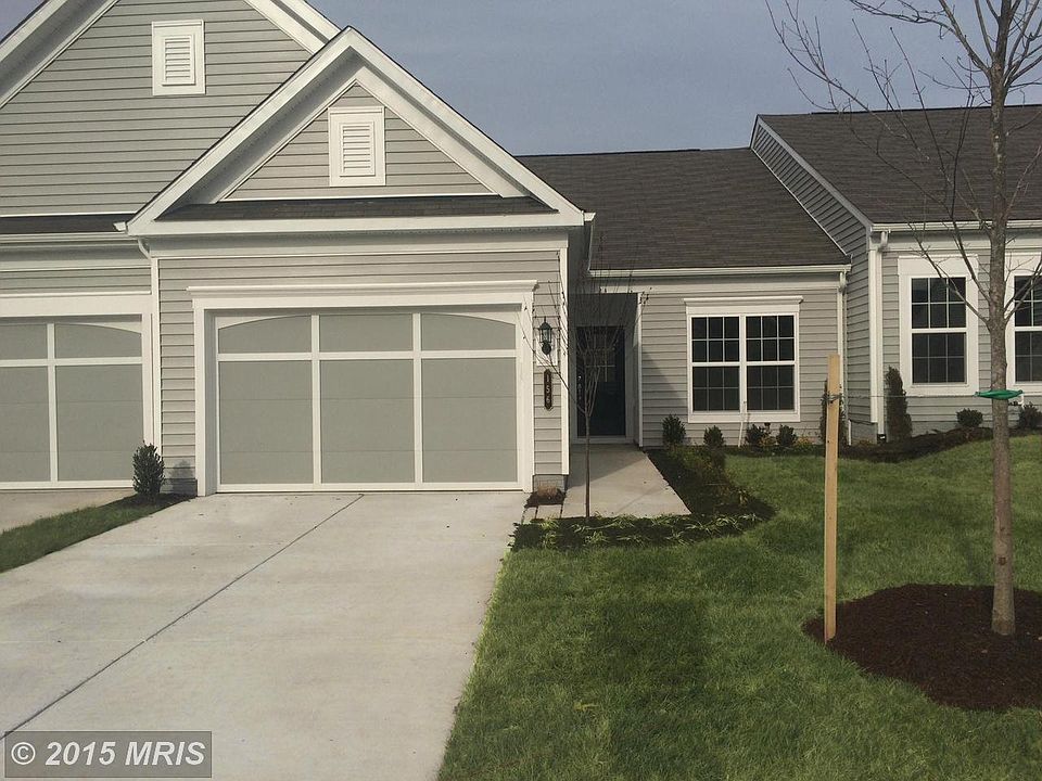 1st image of 156 Hyannis Pl