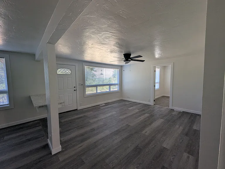 5316 Sandra Ln NE — Photo 5