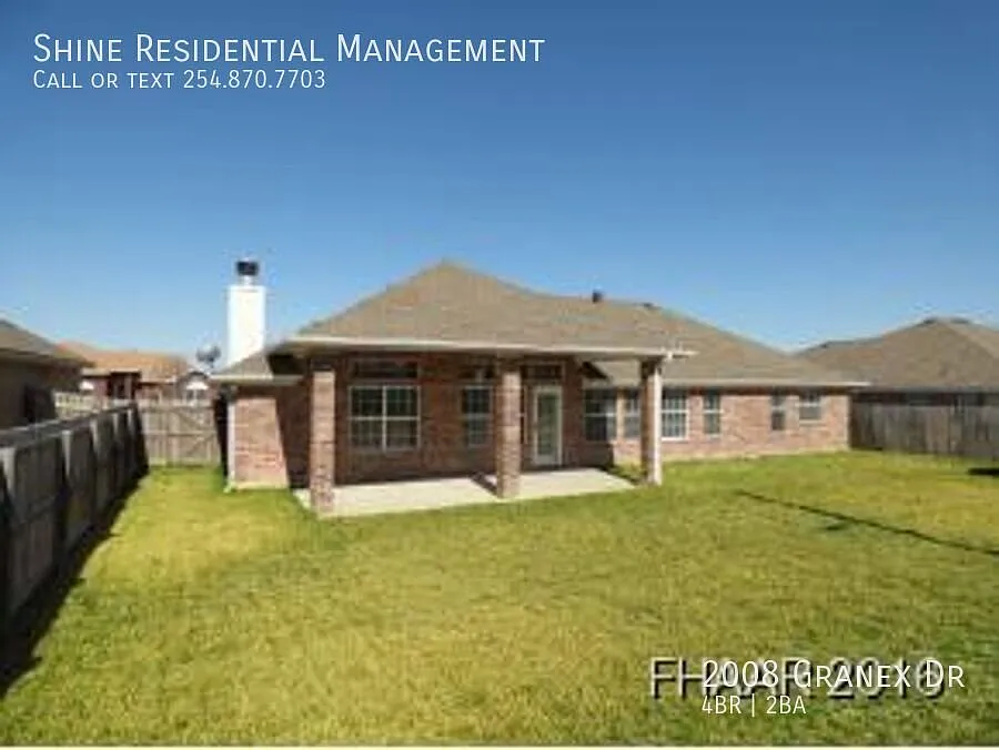 Spacious 4-Bedroom Beauty with Granite Kitchen & Room to Entertain! — Photo 3