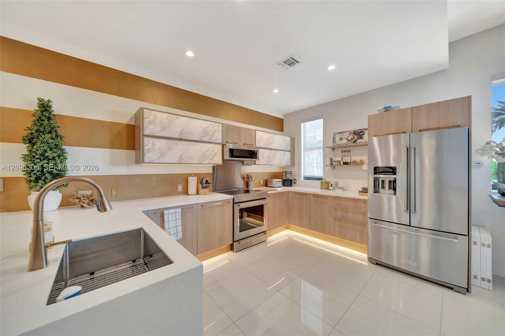 508 SE 1st Cir, photo 8