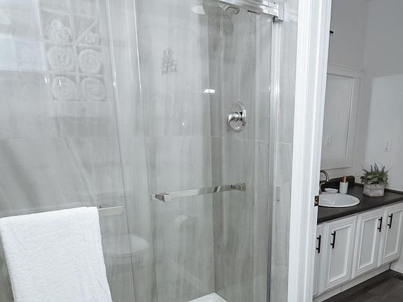 4th image of 435 W Rich Ave #435