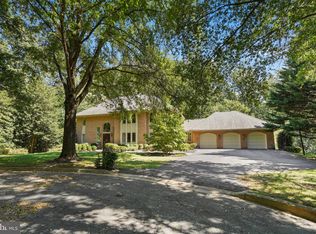 8805 Mary Mead Ct, Potomac, MD 20854