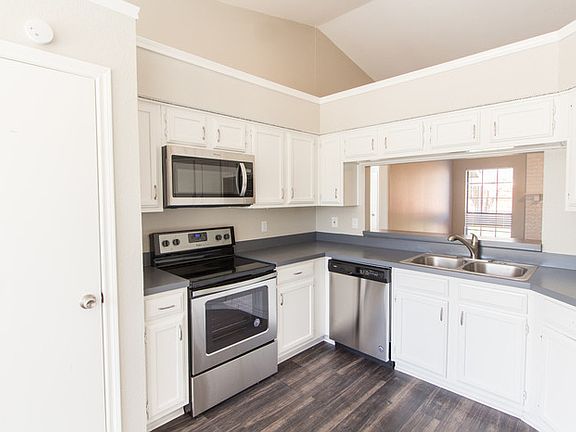 5th image of 1201 Sheppard Ln
