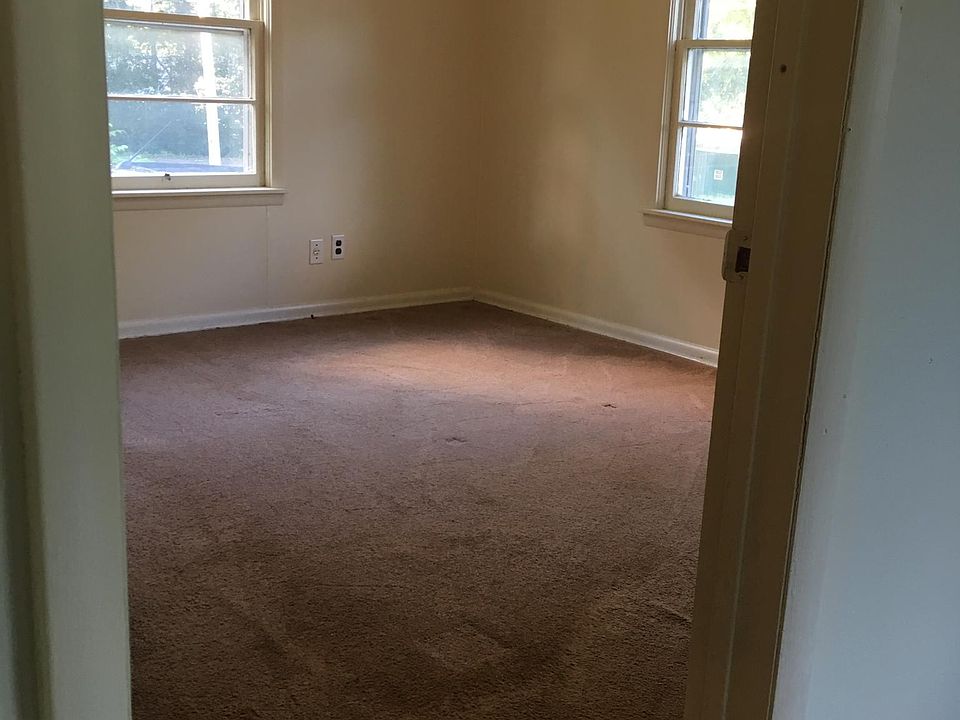 1st image of 209 Ray St