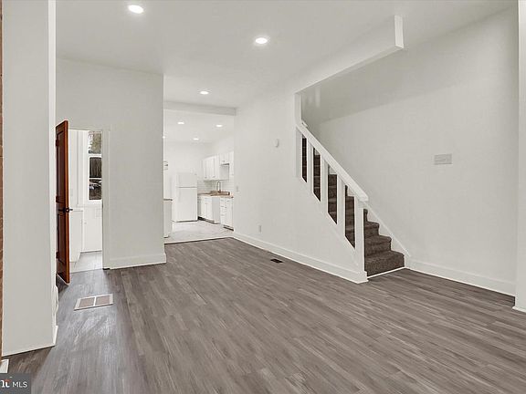 5th image of 1209 Market St