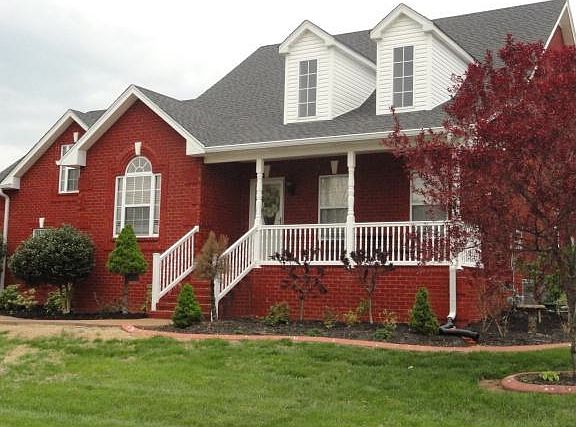 2nd image of 301 Amber Ln