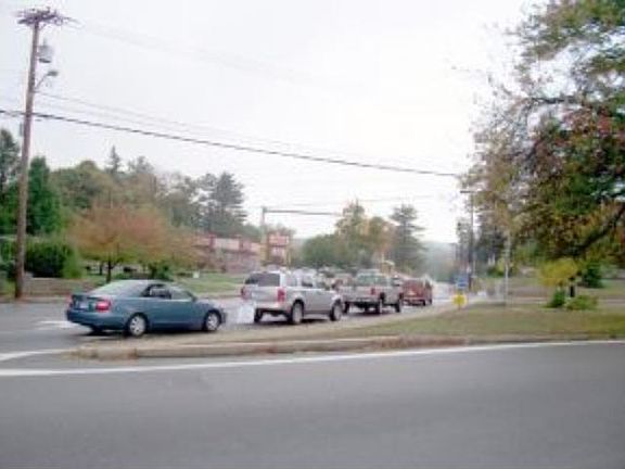 3rd image of 2024 Lakeview Ave