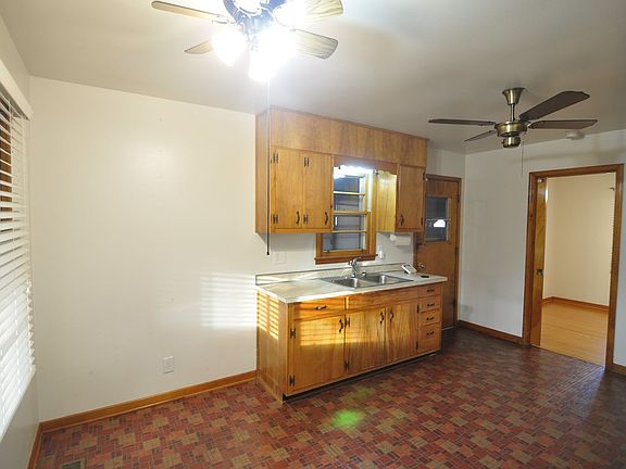 2nd image of 1111 Retlaw St NW