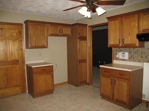 3rd image of 221 Rebecca Ave