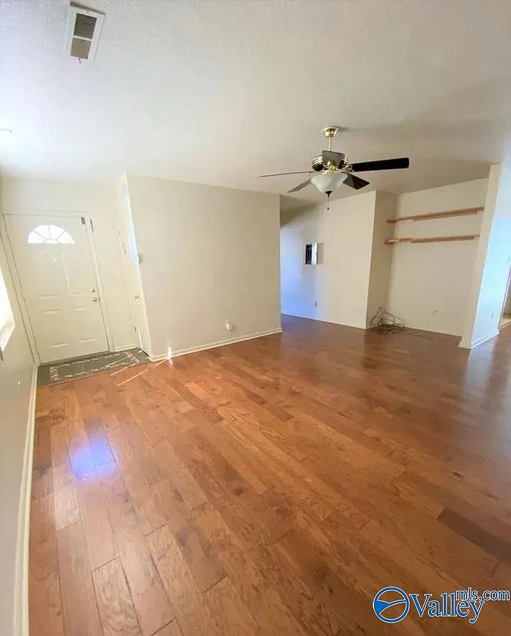 3 bed, 2.0 bath, 1268 sqft, $1,225 — Photo 2