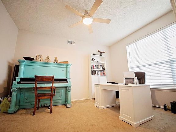4th image of 5541 Monthaven Dr