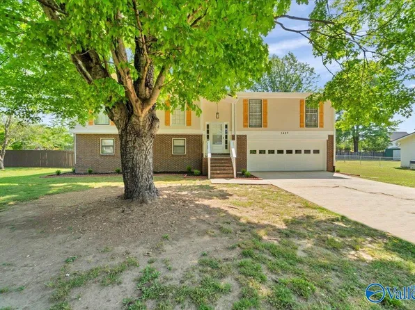 1407 Longbrook Dr NE, Cullman, AL 35055