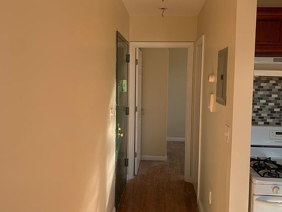2nd image of 1359 Beach Ave #1