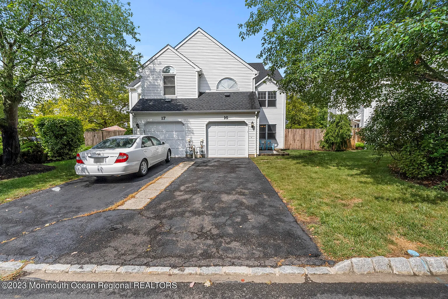 16 Alcott Court photo 1