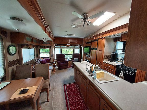 3rd image of 831 S Main St #99