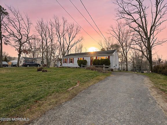 2nd image of 1464 Oak St