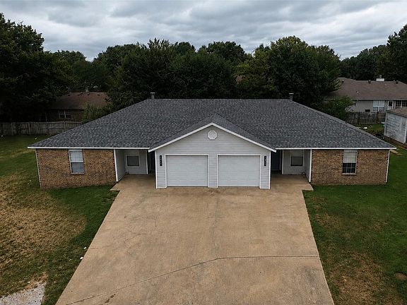 2nd image of 1372 & 1374 N Chickadee Ave