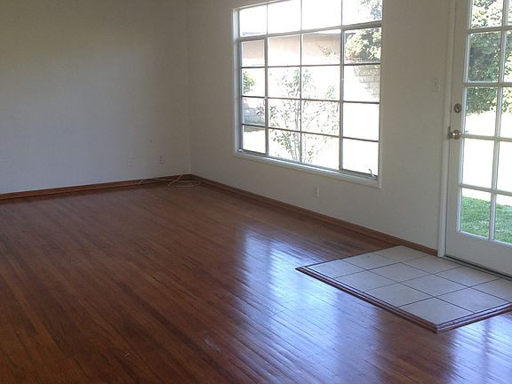 5th image of 4032 N Woodgrove Ave