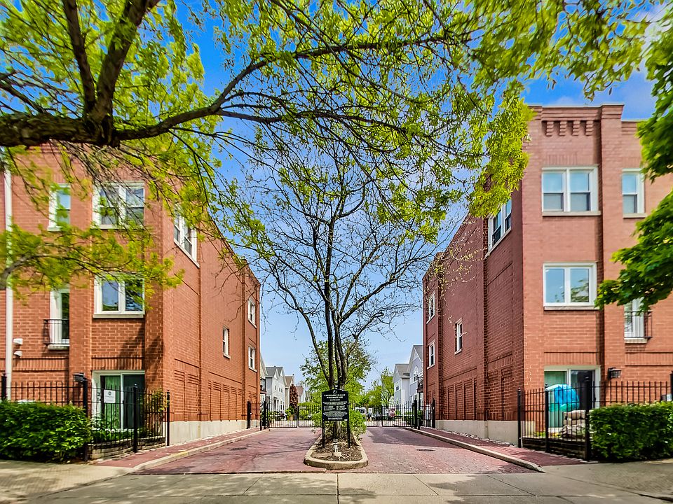 1st image of 2807 N Wolcott Ave Unit D