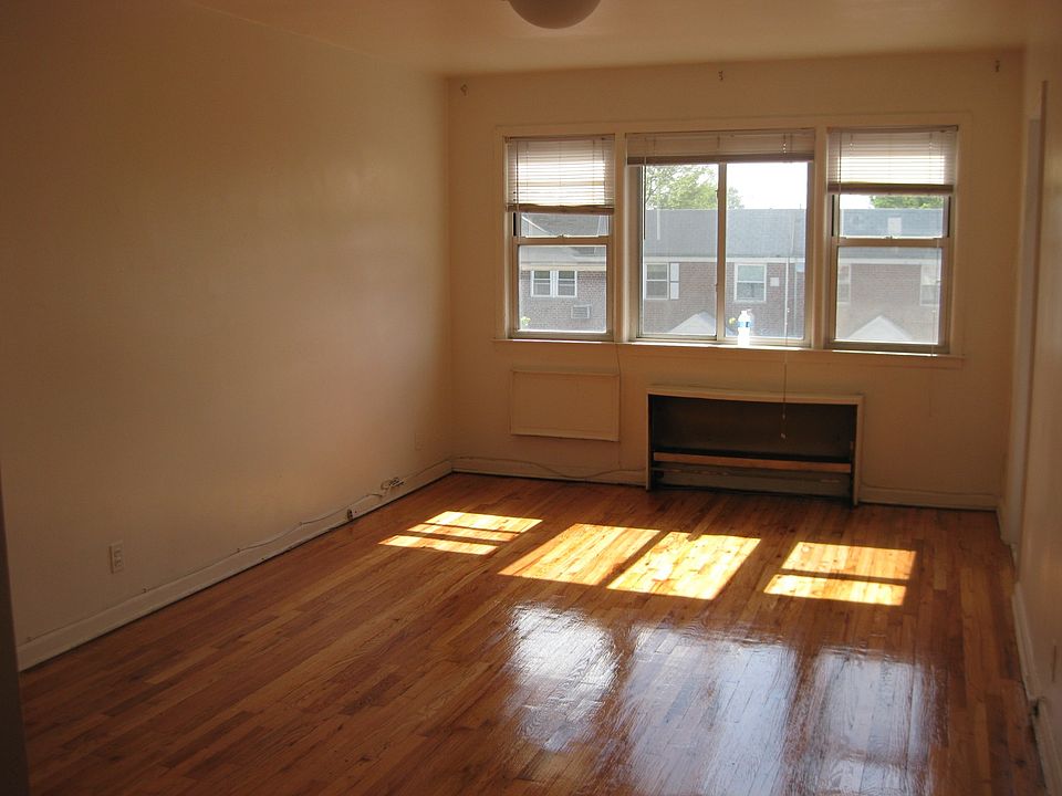 2nd image of 6111 185th Street # Fl 3rd