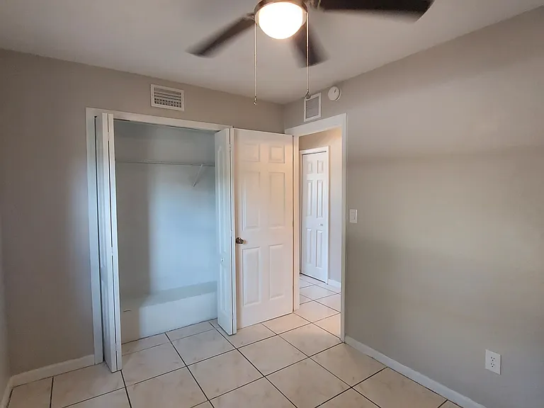 722 W Cleveland Ln — Photo 14