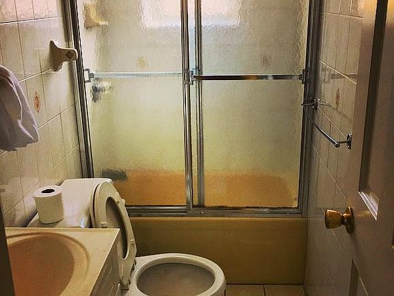 5th image of 7919 Roosevelt Ave APT 2R