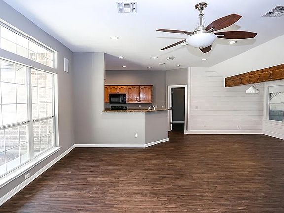 5th image of 2172 Bentwood Dr