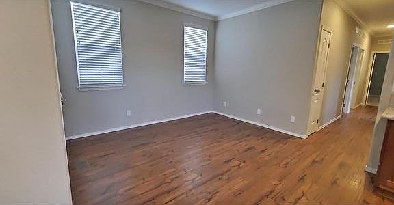 3rd image of 100 Woodlawn Ave Spc 17