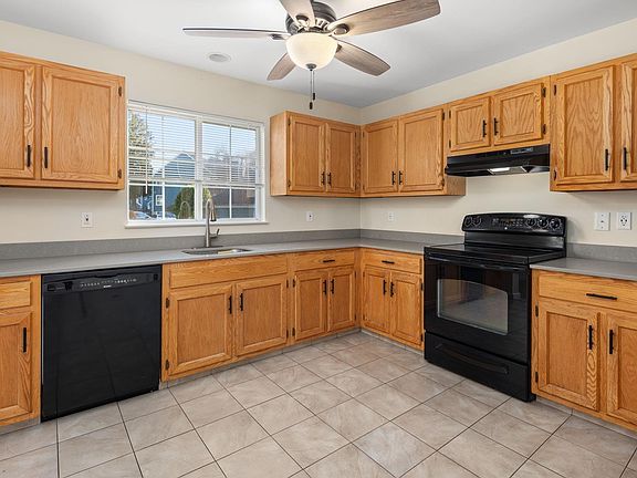 4th image of 601 Somerset Knl #601