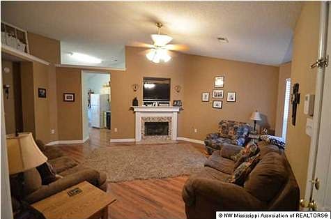 2nd image of 819 Burton Ln